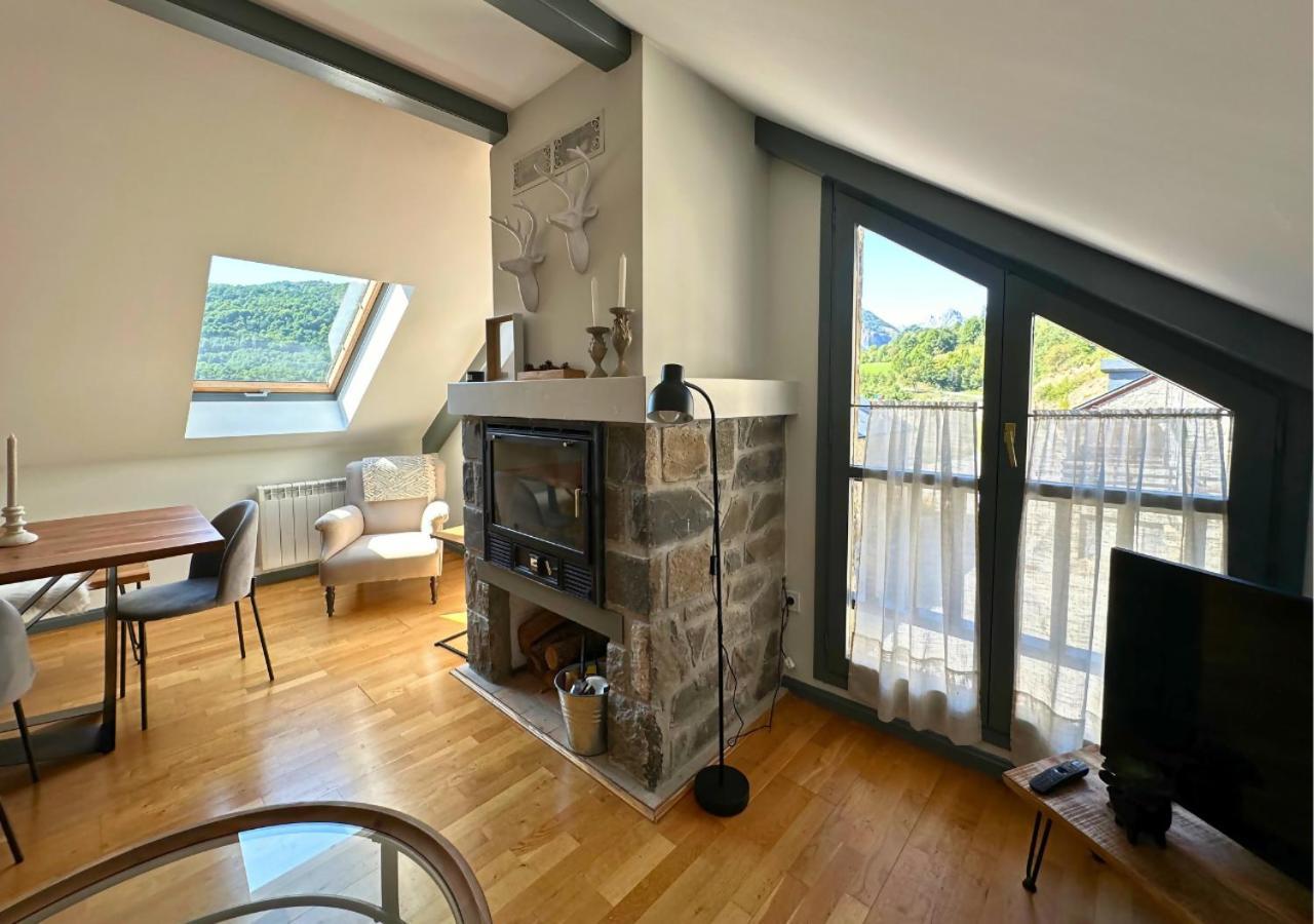 Ferienwohnung Caldares Exclusivo Atico En El Pueyo De Jaca Panticosa Exterior foto